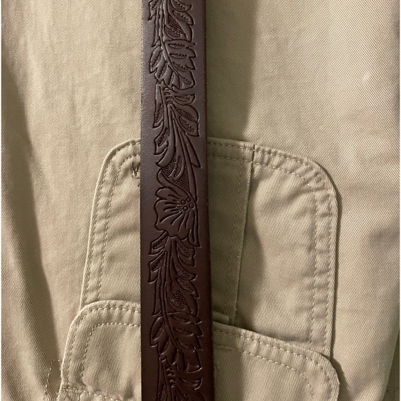 FRYE Women’s Hand Tooled Leather Belt Havana Brown, 1.5 inches wide size Medium - Picture 4 of 8
